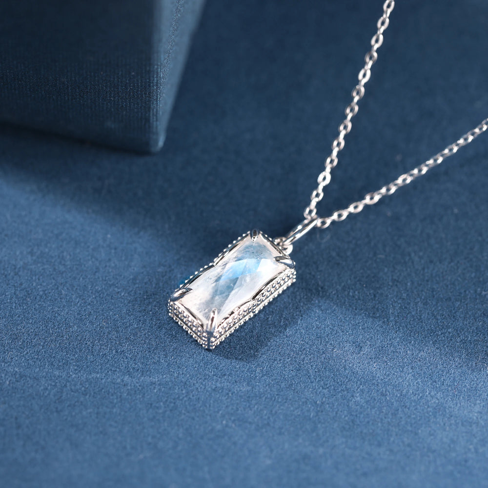 
                  
                    Premium Mondstein Halskette - Weibliche Energie Halskette Dein Heiliges Chakra
                  
                