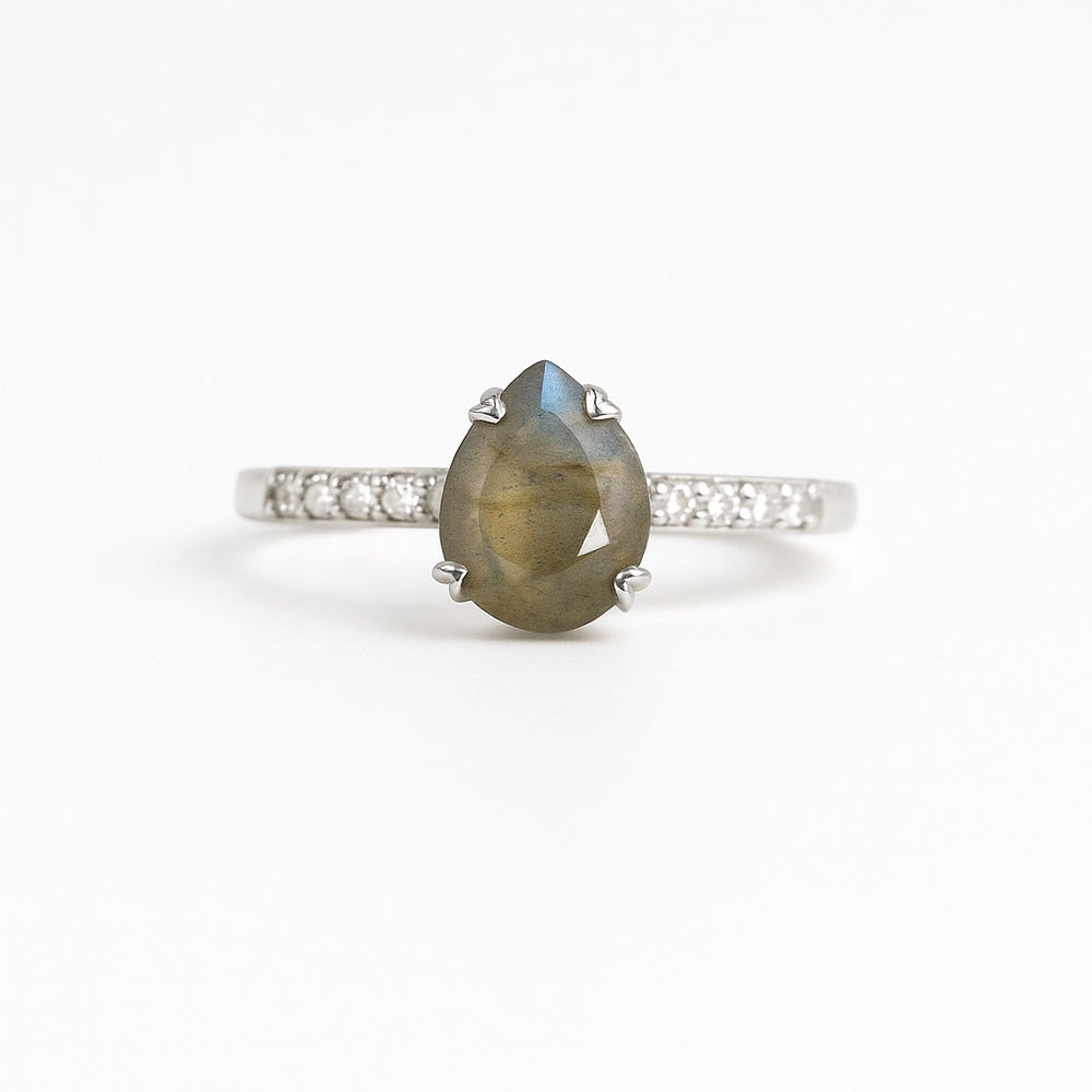 
                  
                    Labradorit Drop Ring - Selbstreflexion Ringe Dein Heiliges Chakra Silber
                  
                