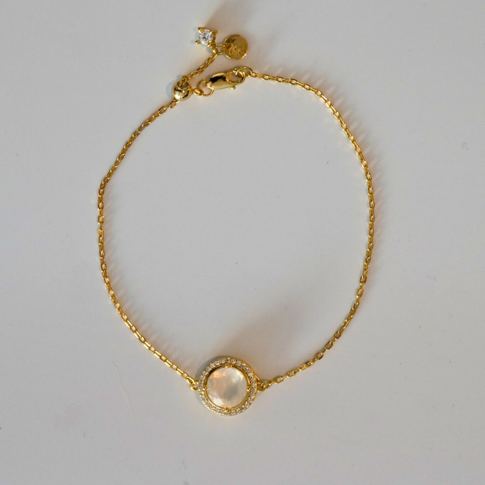 
                  
                    Magisches Armband - Du wählst Armbänder Dein Heiliges Chakra Mondstein 18k Gold
                  
                