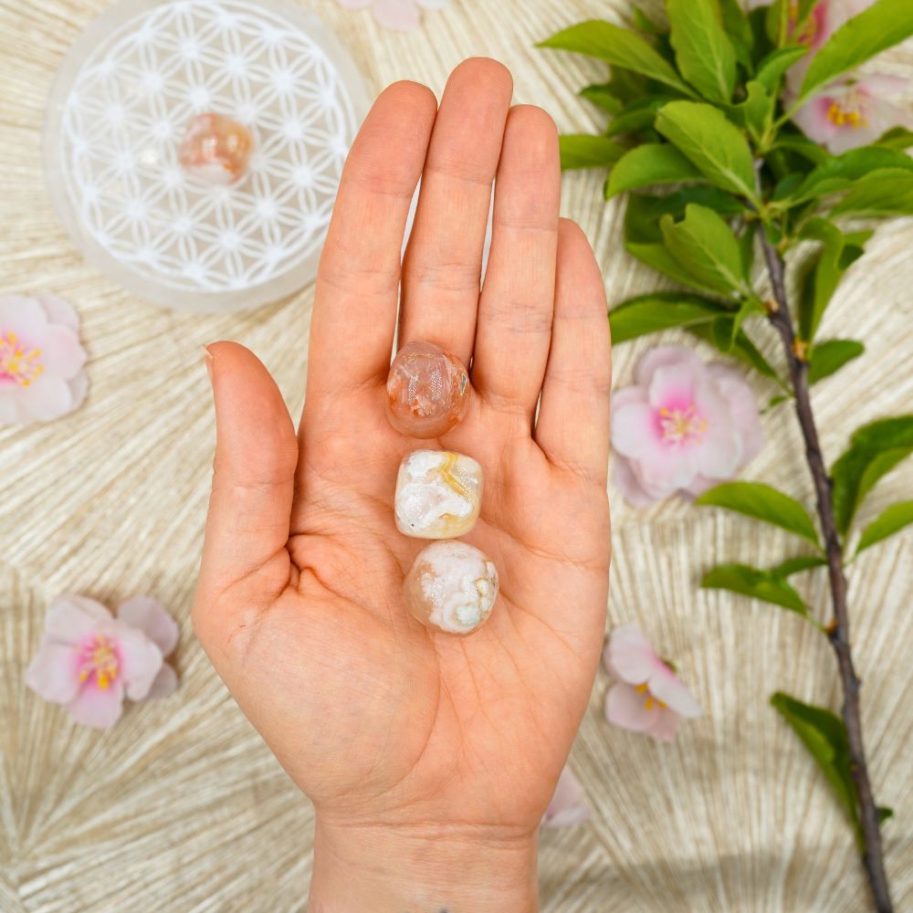 
                  
                    KIRSCHBLÜTEN ACHAT Trommelstein - Ruhe und Harmonie Kristalle Dein Heiliges Chakra
                  
                