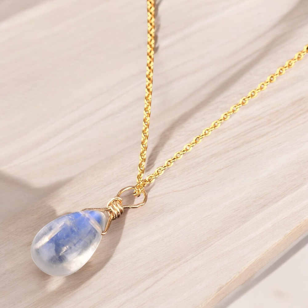 
                  
                    Mondstein Tropfen - Feminine Energie Dein Heiliges Chakra
                  
                